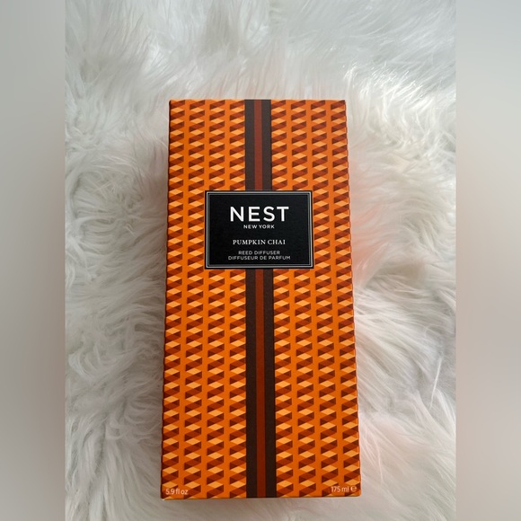 NEST Pumpkin Chai Reed Diffuser - Picture 3 of 5
